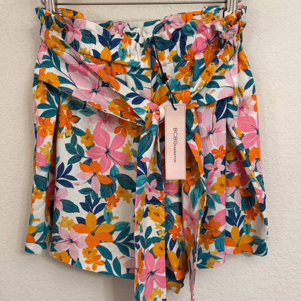 NWT BCBGeneration Tropical Floral High Rise Waist Linen Bl Paperbag Shorts Large